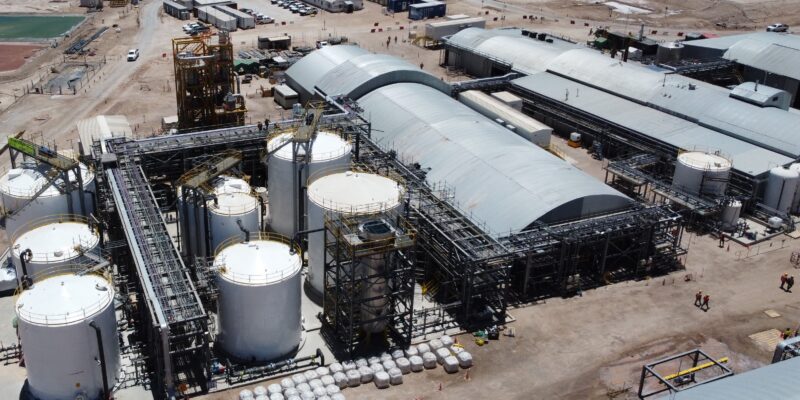 Anuncian inversión de 2.500 millones de dólares para producir litio en Salta