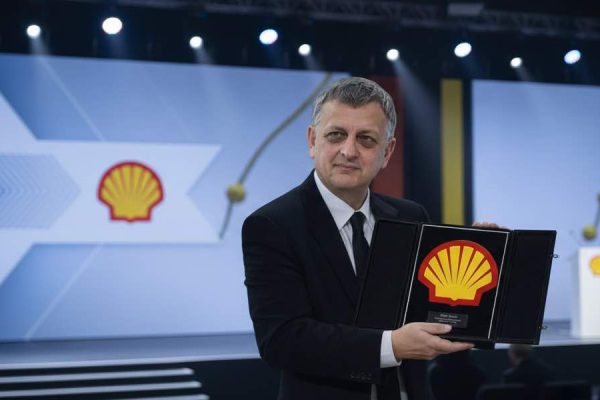 Shell se baja de Argentina GNL: traspié de la gestión Marín en YPF